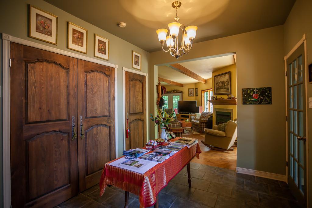La Chaumiere De L'Anse Bed and Breakfast Mont-Tremblant Eksteriør billede