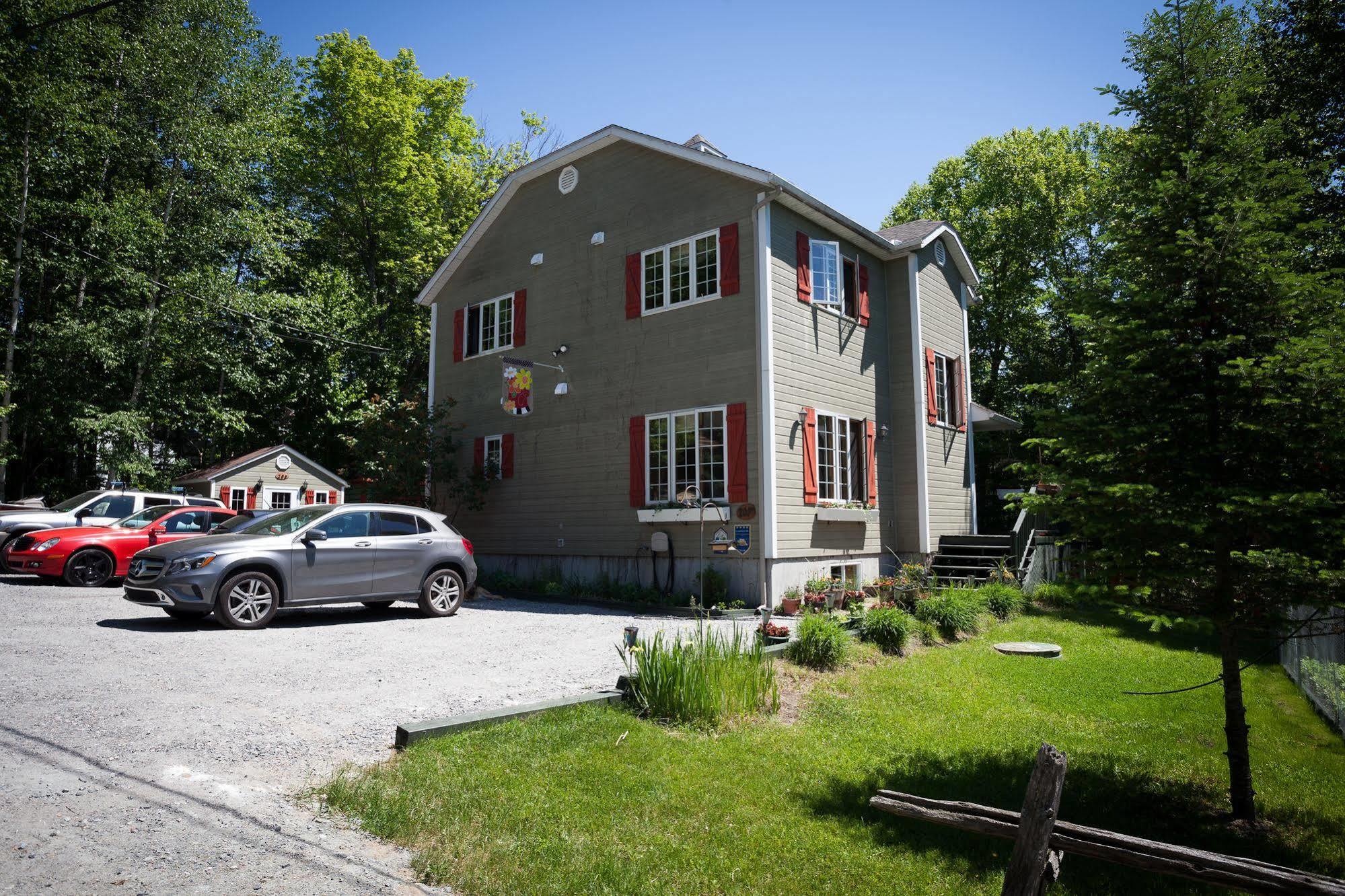 La Chaumiere De L'Anse Bed and Breakfast Mont-Tremblant Eksteriør billede
